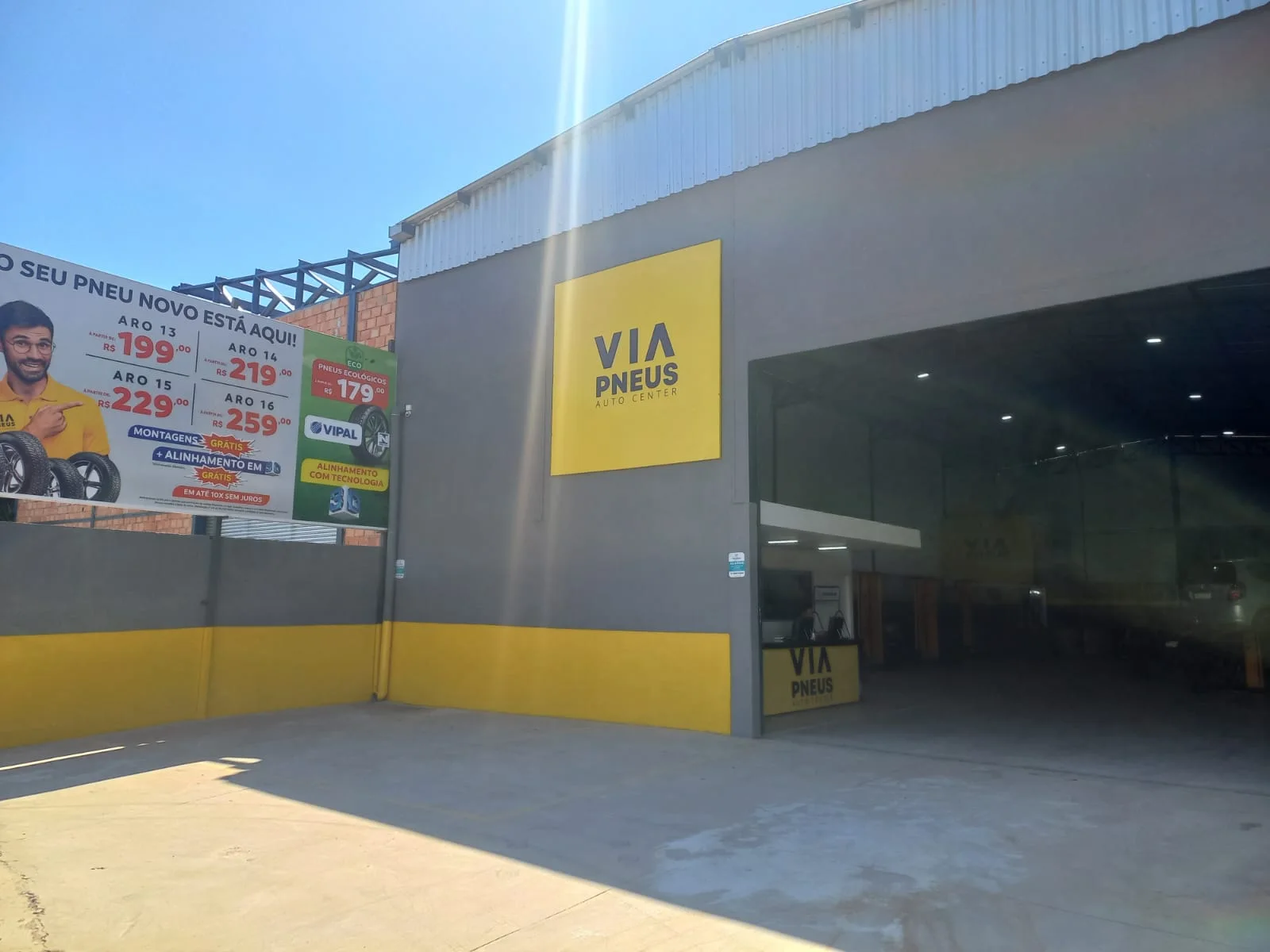 Fachada da Via Pneus Contagem